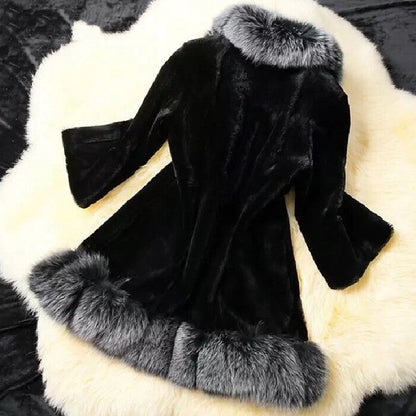 Slim-fit coat with a large faux rabbit fur collar – Elegance and comfort