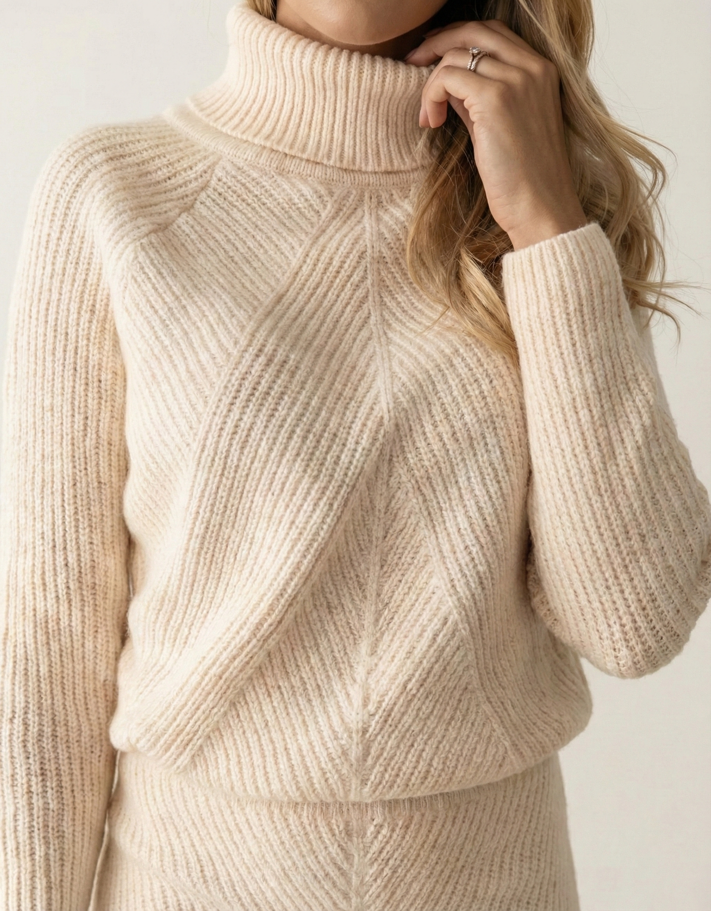 Léa Elegant and Comfortable Ribbed Knit Set