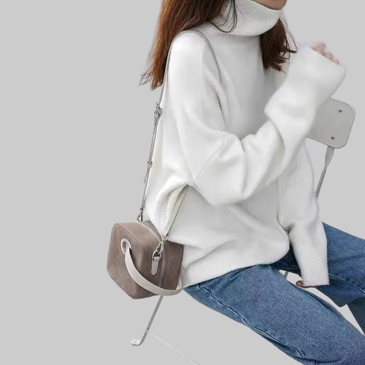 ZOÉ SOFT WOOL TURTLENECK PULLOVER