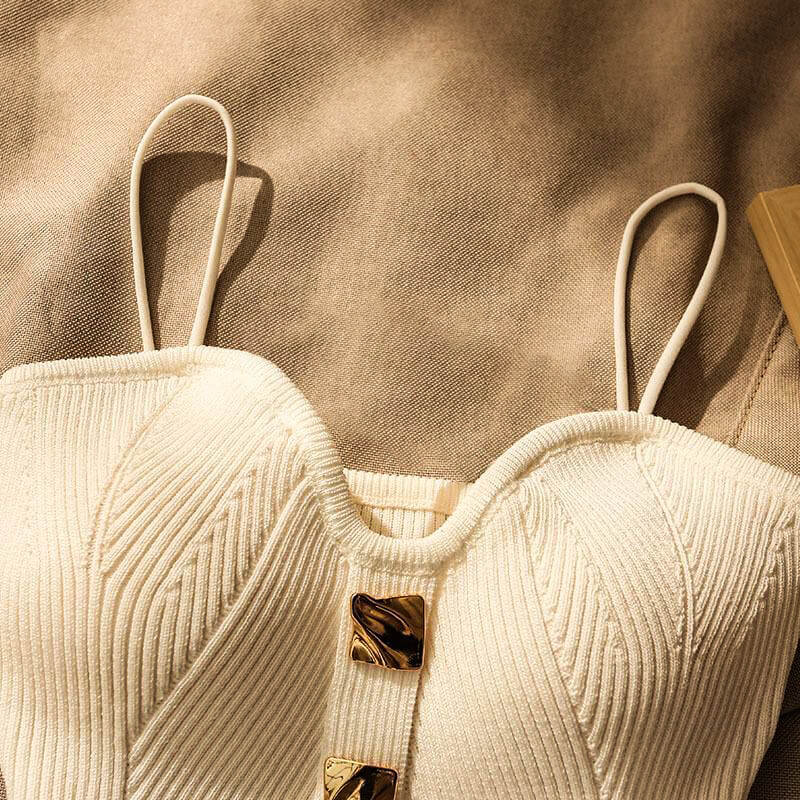 Léa Slim-fit tank top in breathable and elegant fine mesh