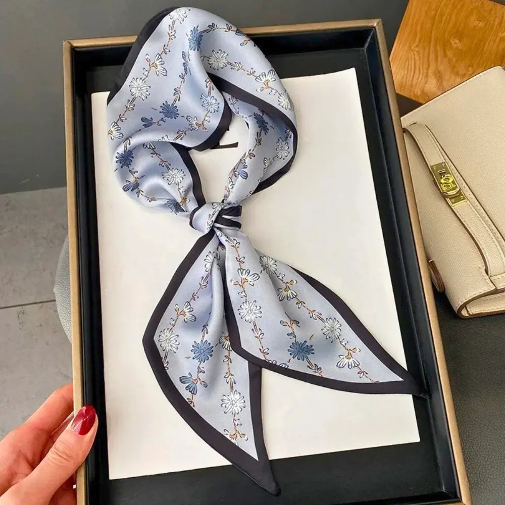 Clara écharpe florale douce et élégante